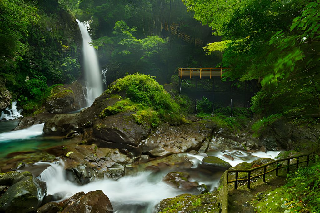 Seven-Waterfalls-Kawazu-Japan-Proposal