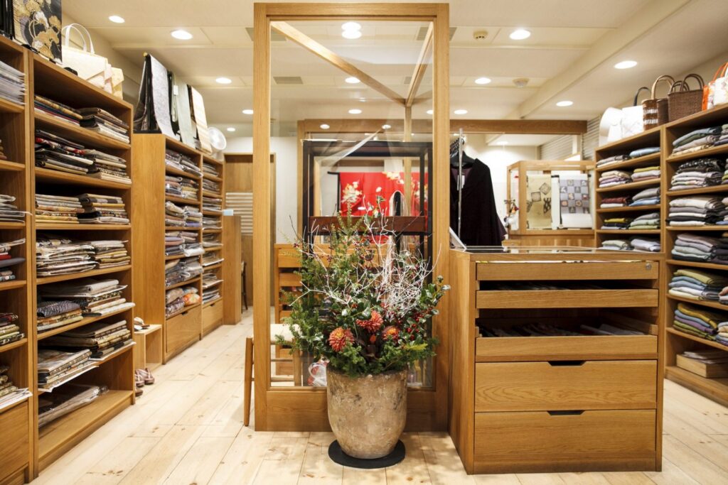 Kimono-Aoki-Hoten-Shop-Tokyo-Japan