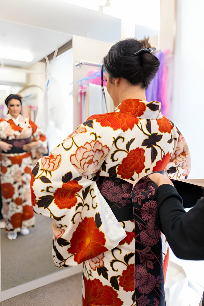 Kimono-Fitting-How-To-Wear