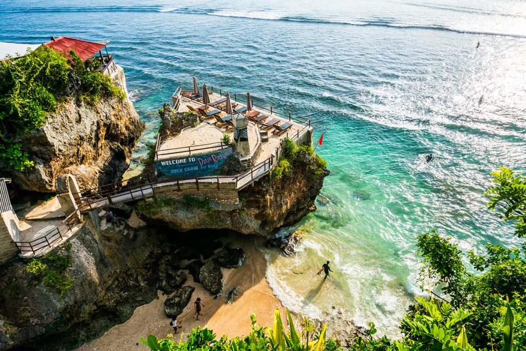 Suluban-Beach-Bluepoint-Bali-Indonesia