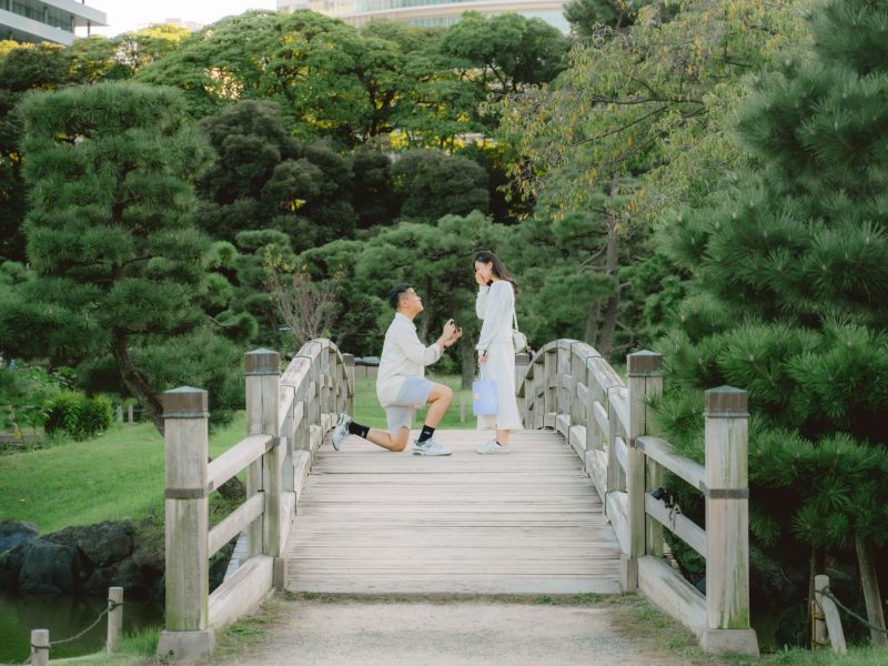 Intimate Couple Photoshoot in Tokyo's Most Beautiful Parks & Gardens