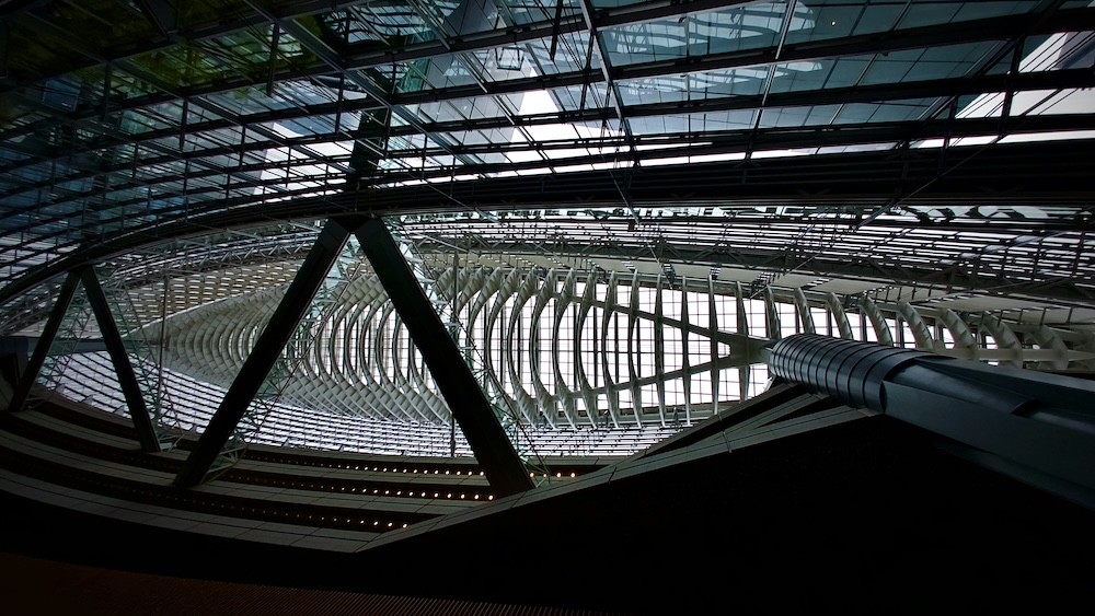 Cyberpunk Tokyo: The 10 Best Places to Capture Futuristic Vibes