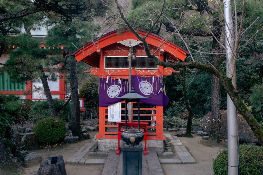 Takahata Fudoson Temple in Tokyo 12